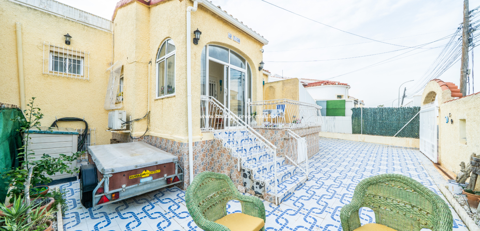 Resale - Freistendhe Villa - Urb. La Marina