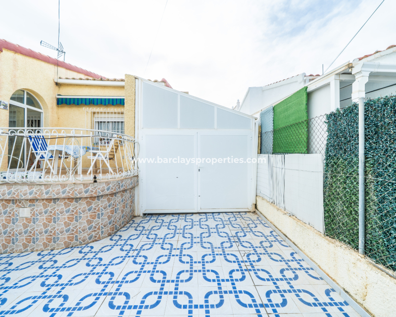 Resale - Freistendhe Villa - Urb. La Marina