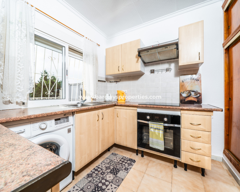 Resale - Freistendhe Villa - Urb. La Marina