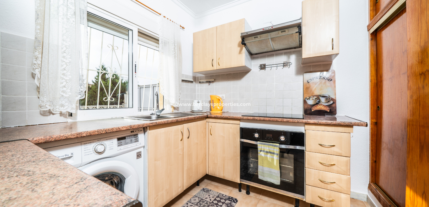 Resale - Freistendhe Villa - Urb. La Marina