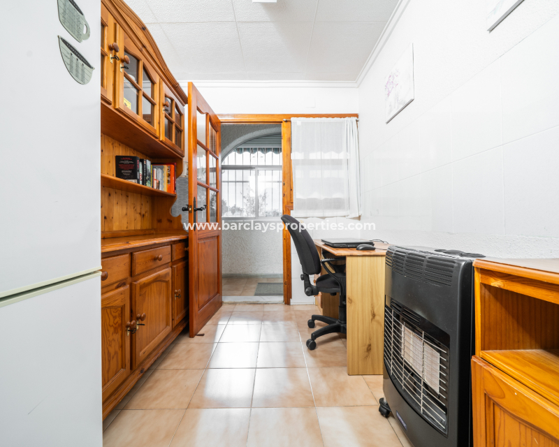 Resale - Freistendhe Villa - Urb. La Marina