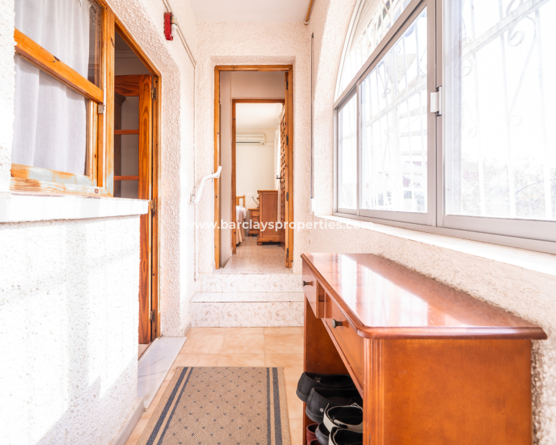 Resale - Freistendhe Villa - Urb. La Marina