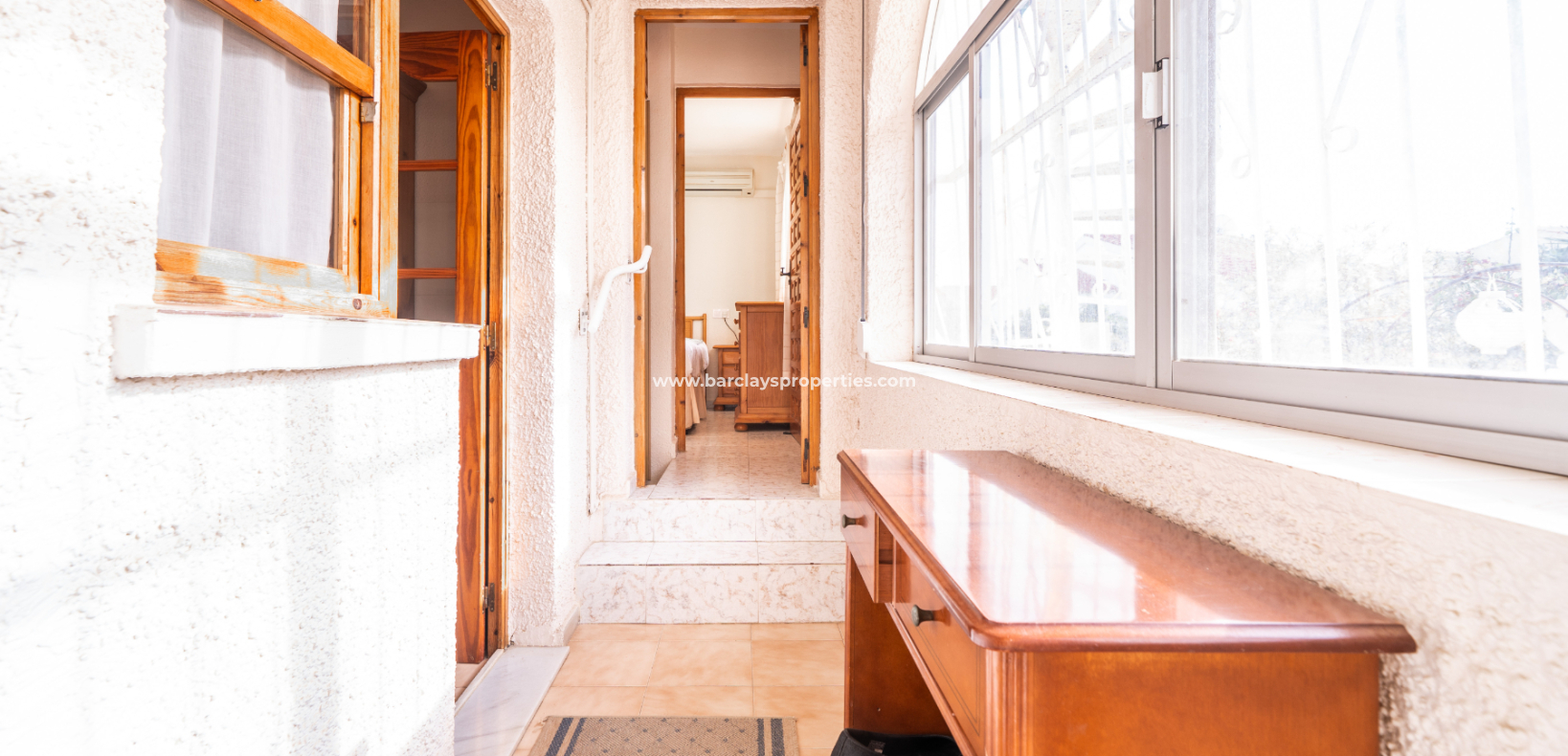 Resale - Freistendhe Villa - Urb. La Marina