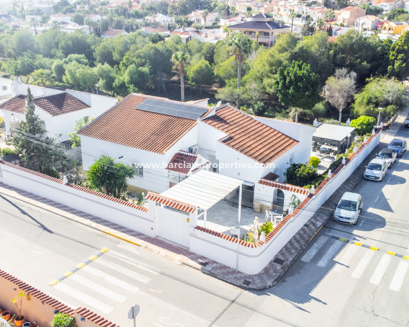 Resale - Freistendhe Villa - Urb. La Marina