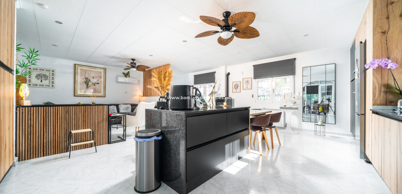 Resale - Freistendhe Villa - Urb. La Marina