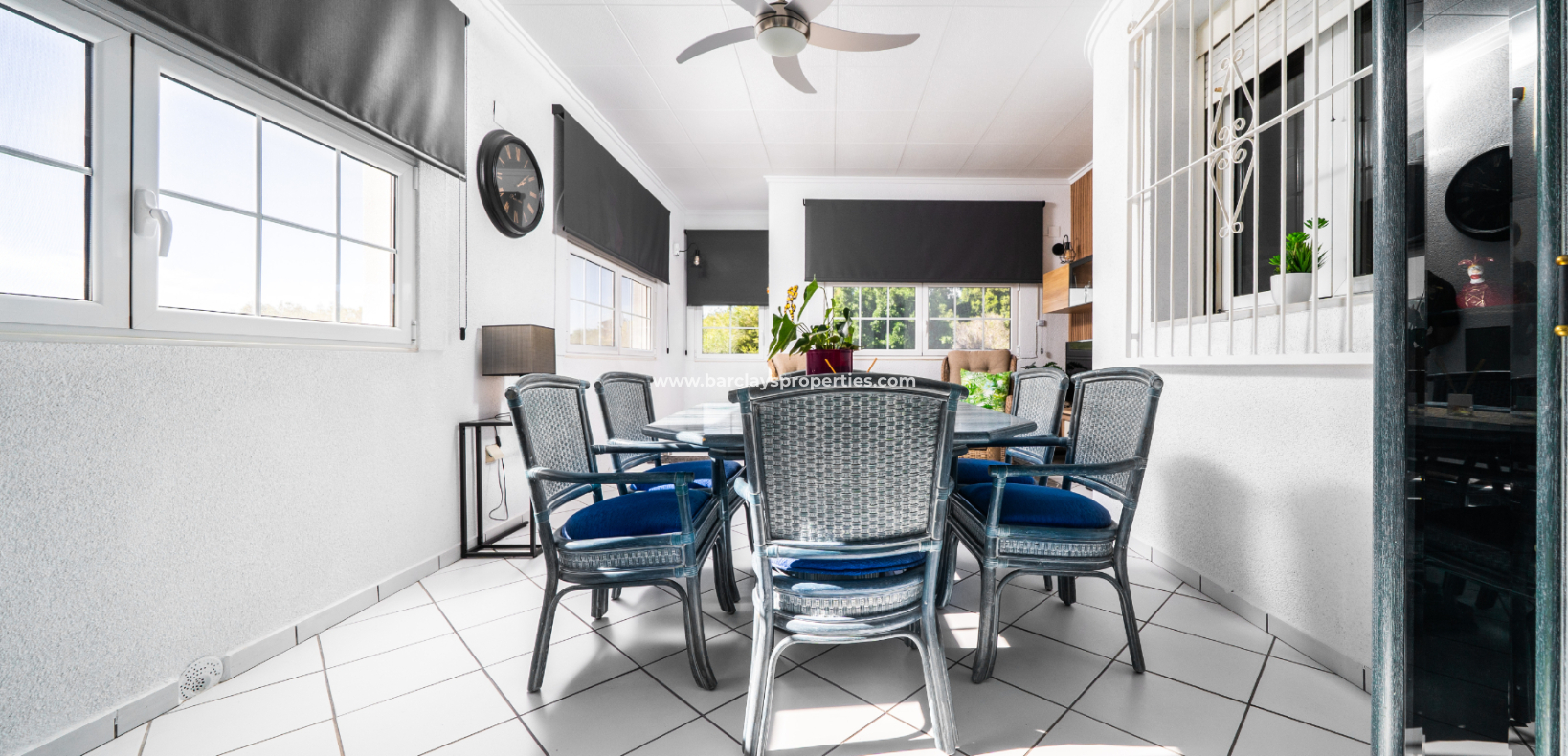 Resale - Freistendhe Villa - Urb. La Marina