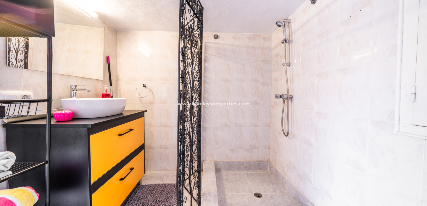 Resale - Freistendhe Villa - Urb. La Marina