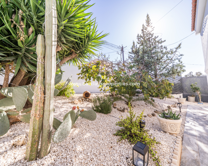 Resale - Freistendhe Villa - Urb. La Marina