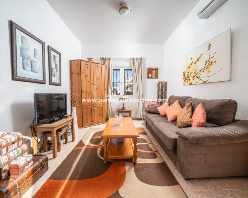 Resale - Freistendhe Villa - Urb. La Marina