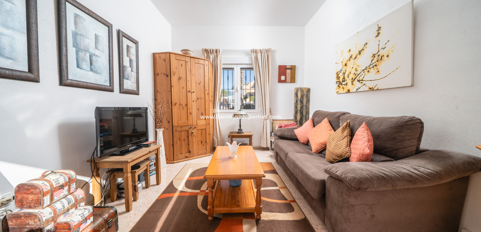 Resale - Freistendhe Villa - Urb. La Marina