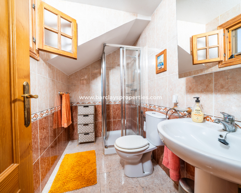 Resale - Freistendhe Villa - Urb. La Marina