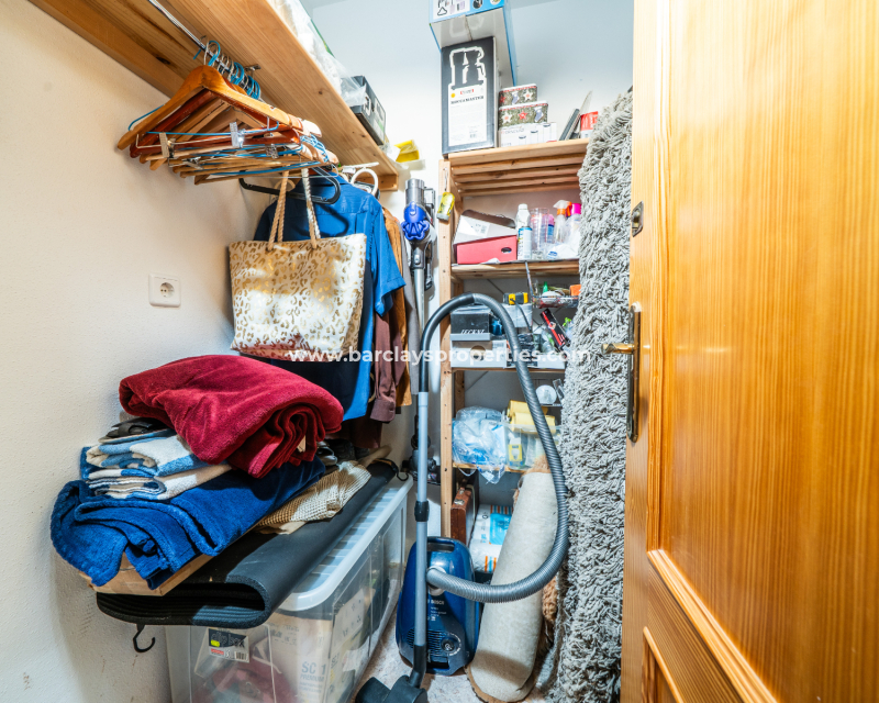 Resale - Freistendhe Villa - Urb. La Marina