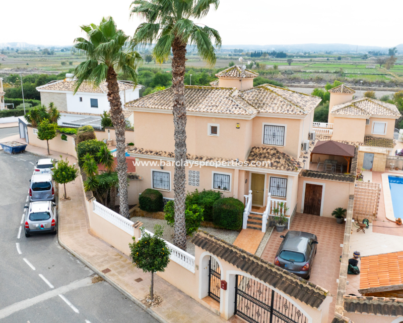 Resale - Freistendhe Villa - Urb. La Marina