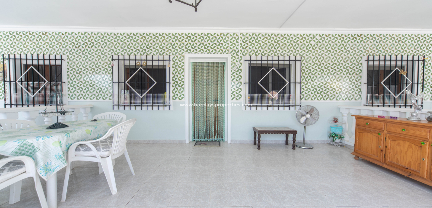 Resale - Freistendhe Villa - Urb. La Marina