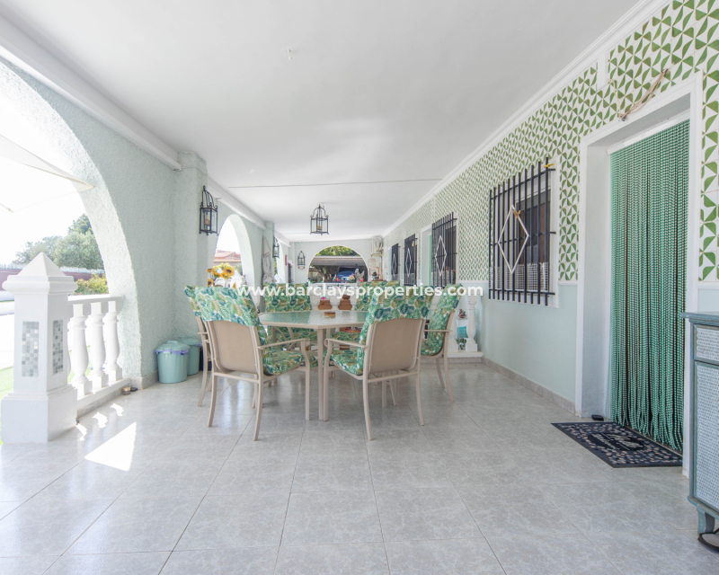 Resale - Freistendhe Villa - Urb. La Marina