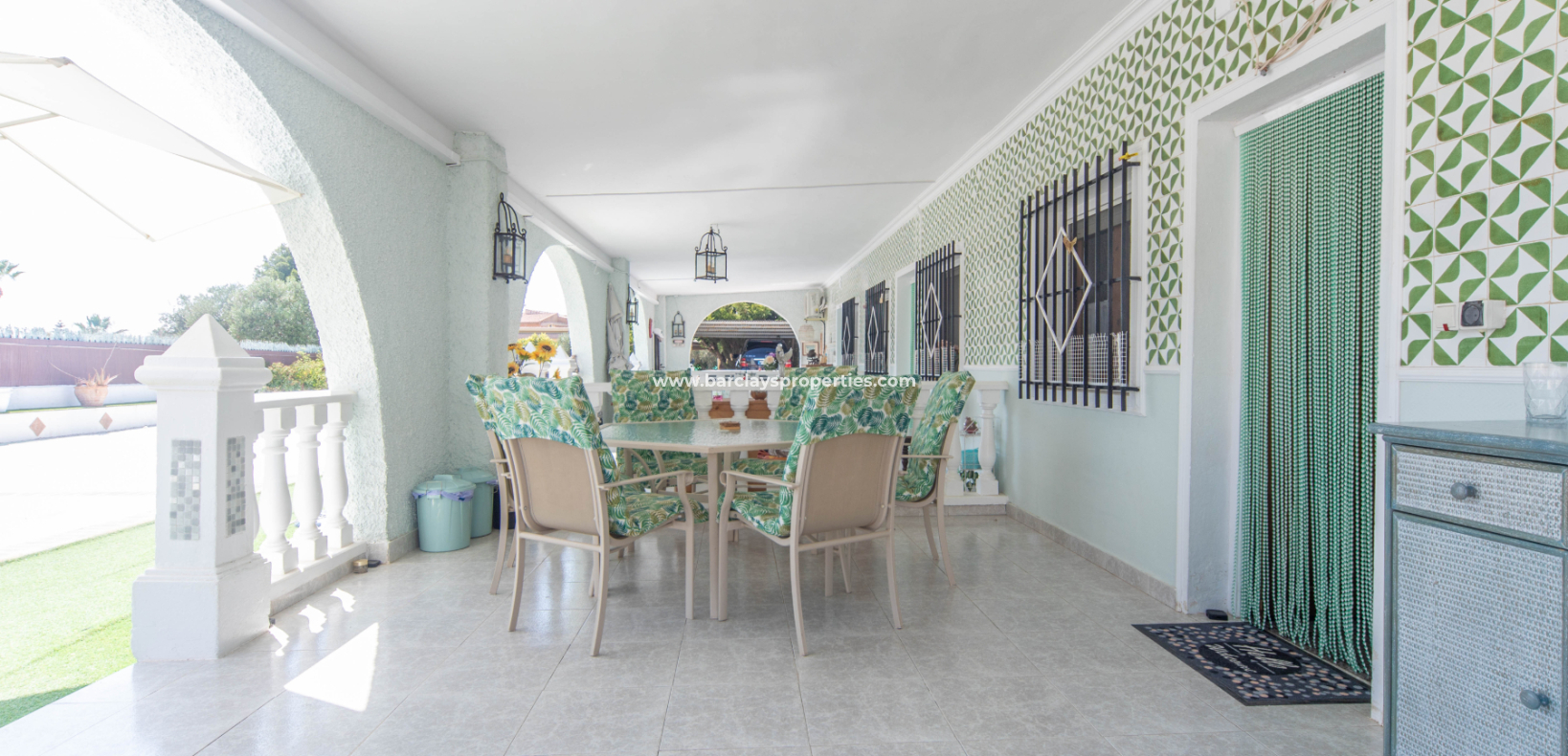 Resale - Freistendhe Villa - Urb. La Marina