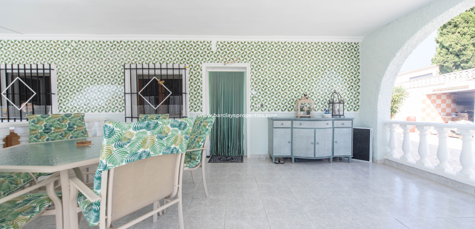 Resale - Freistendhe Villa - Urb. La Marina