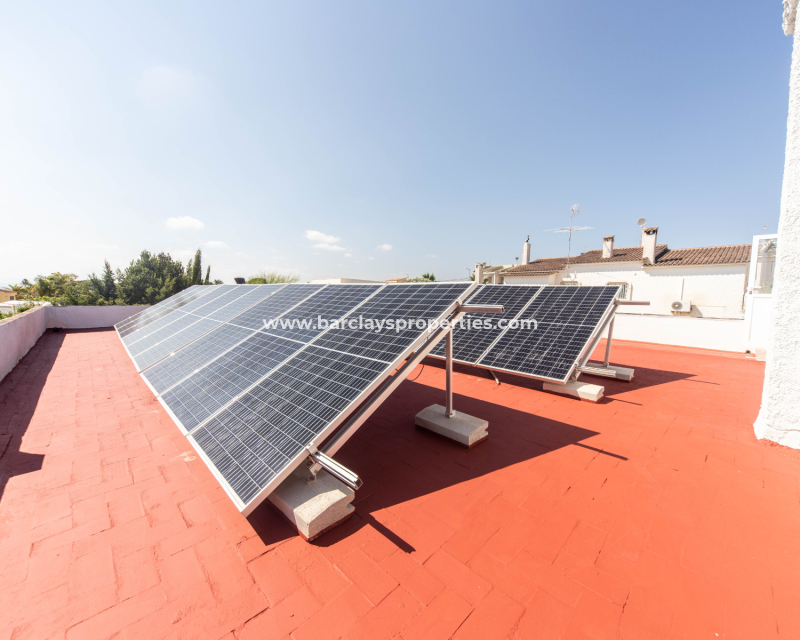 Resale - Freistendhe Villa - Urb. La Marina