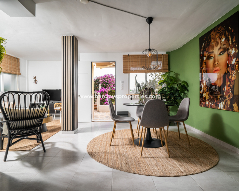 Resale - Freistendhe Villa - Urb. La Marina