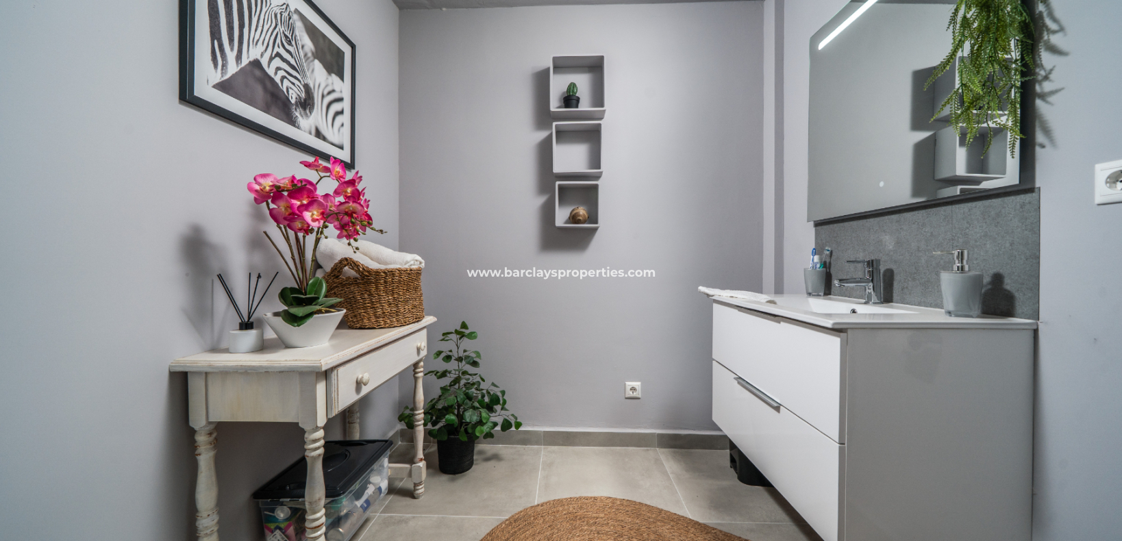 Resale - Freistendhe Villa - Urb. La Marina