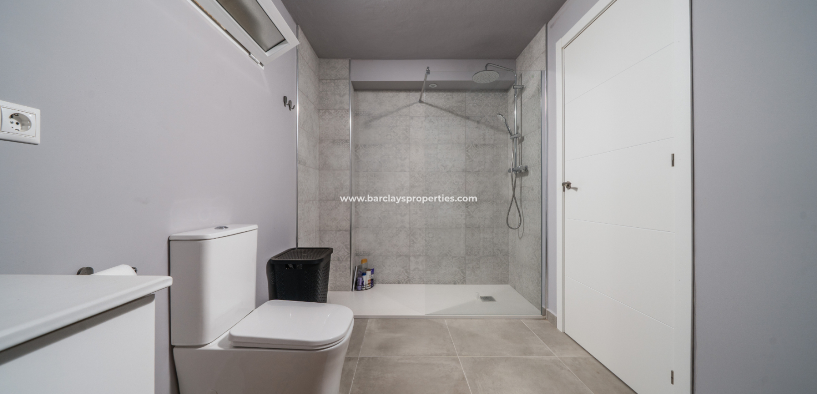 Resale - Freistendhe Villa - Urb. La Marina