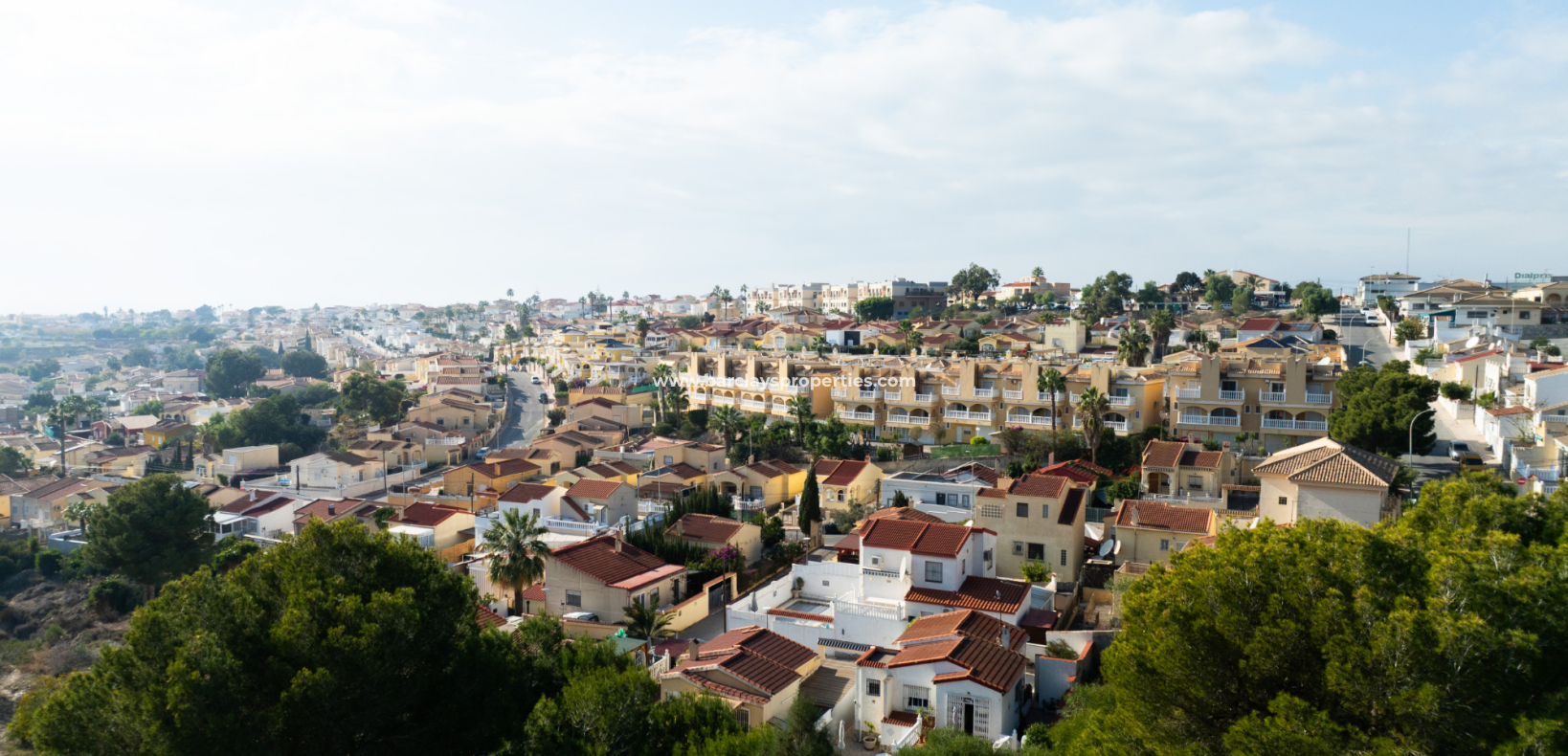 Resale - Freistendhe Villa - Urb. La Marina