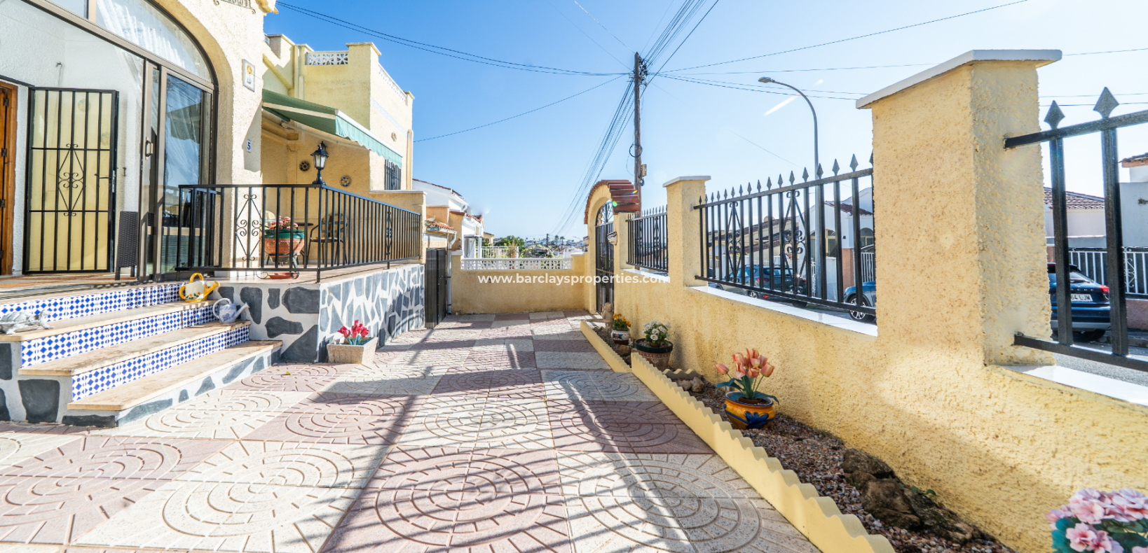 Resale - Freistendhe Villa - Urb. La Marina