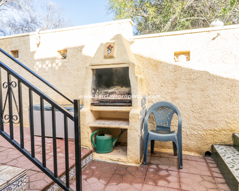 Resale - Freistendhe Villa - Urb. La Marina