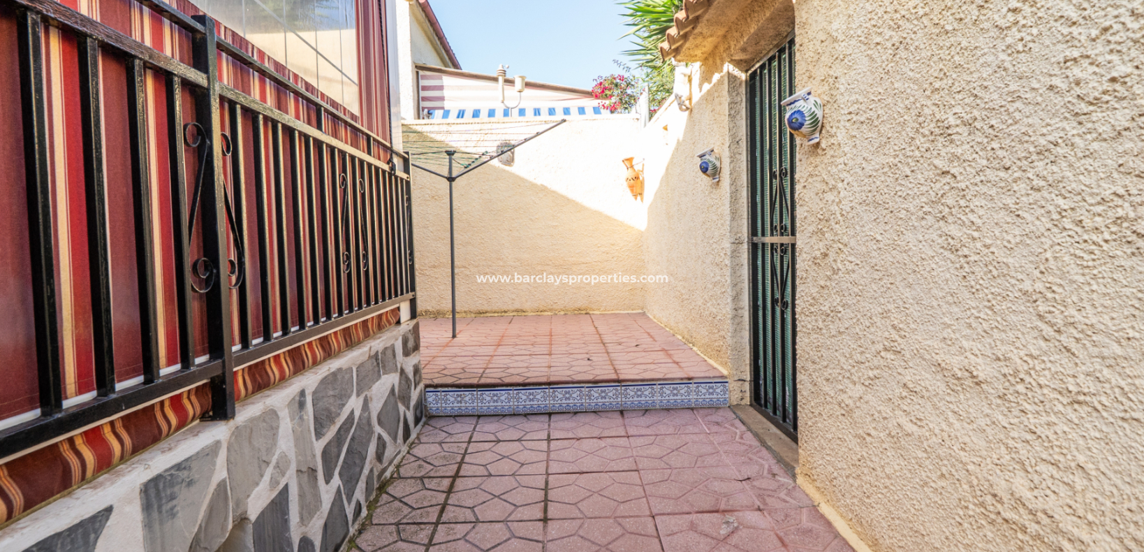 Resale - Freistendhe Villa - Urb. La Marina