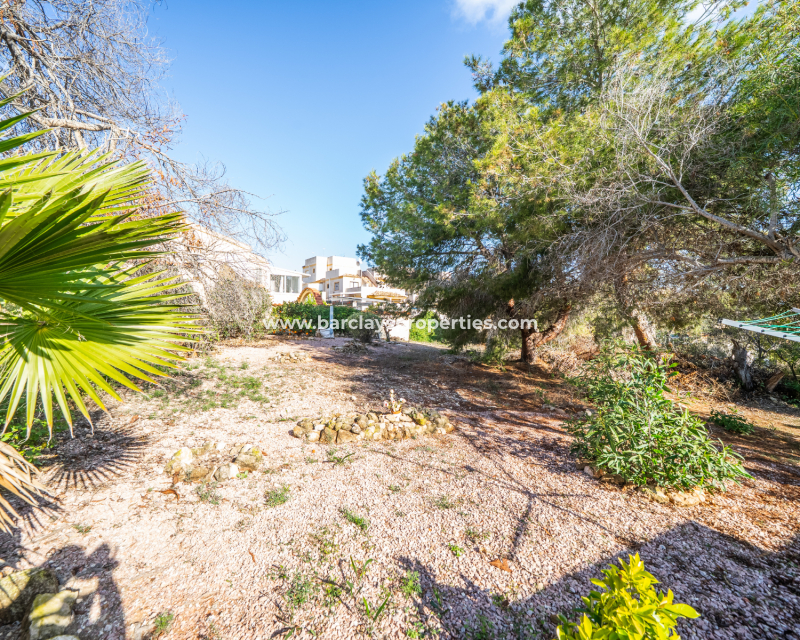 Resale - Freistendhe Villa - Urb. La Marina