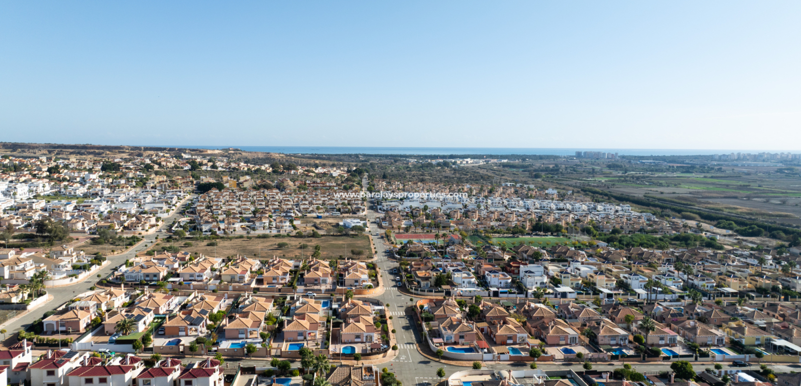 Resale - Freistendhe Villa - Urb. La Marina