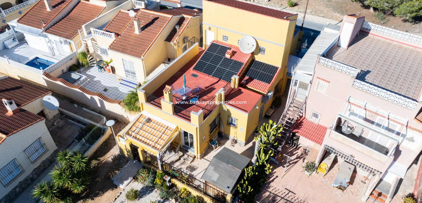 Resale - Freistendhe Villa - Urb. La Marina