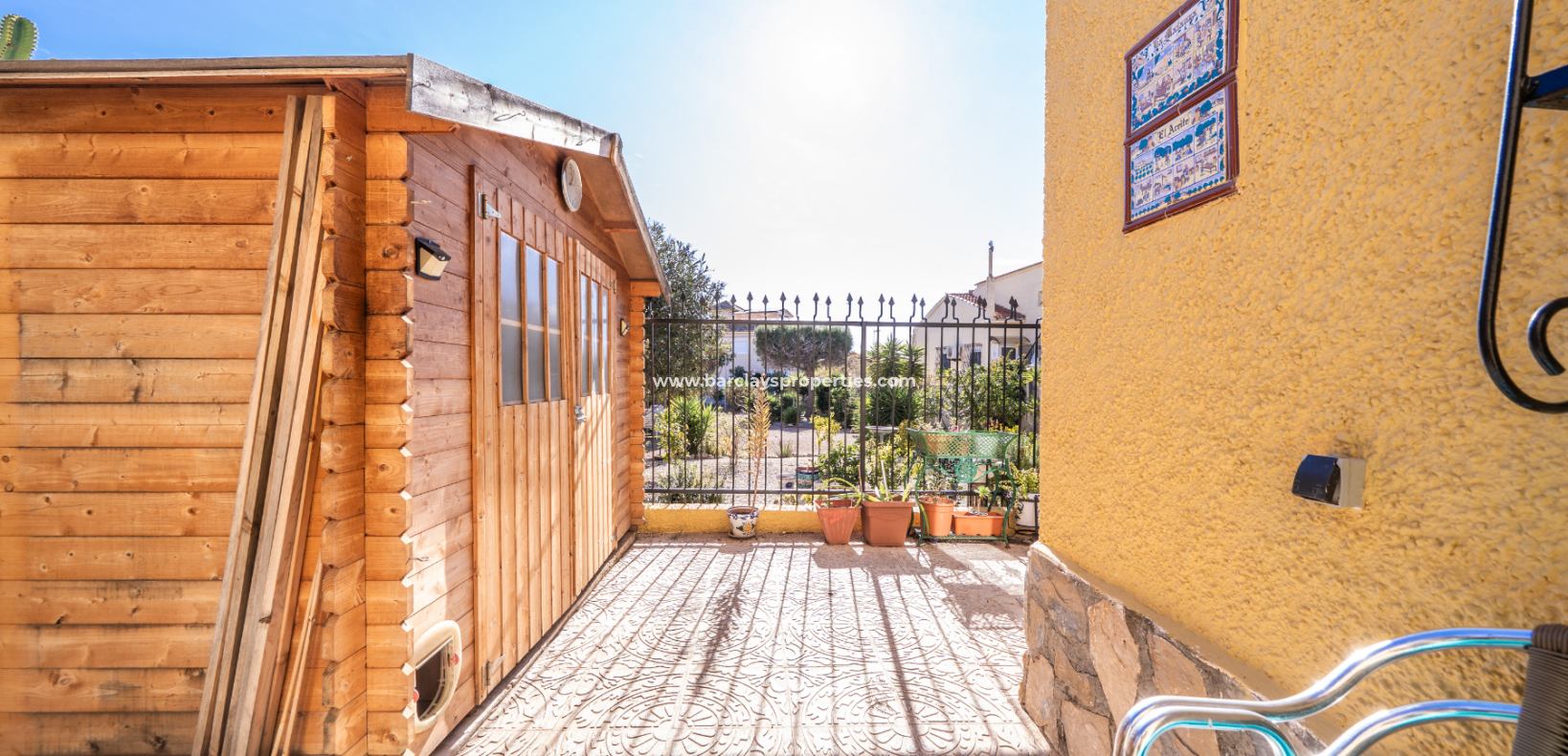 Resale - Freistendhe Villa - Urb. La Marina