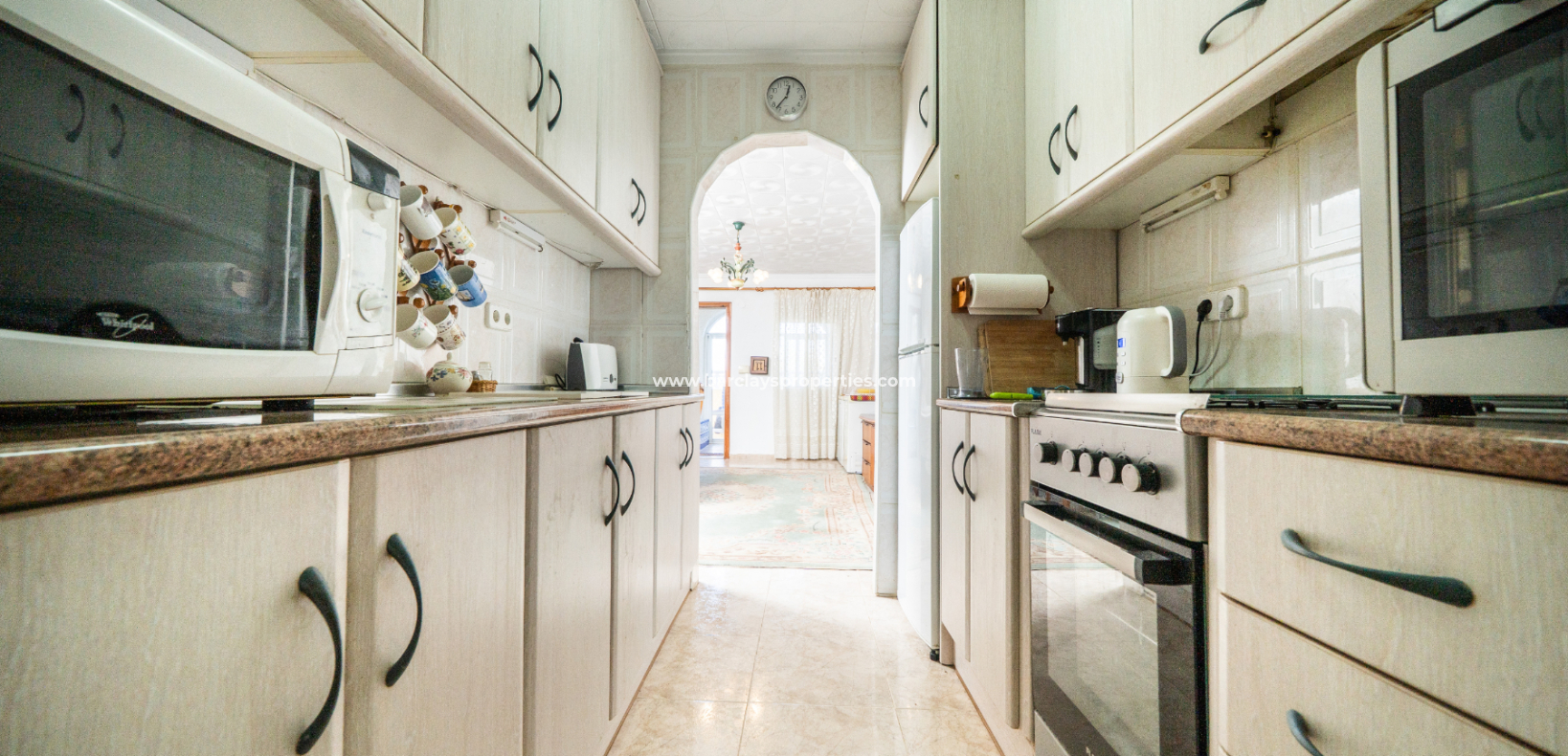 Resale - Freistendhe Villa - Urb. La Marina