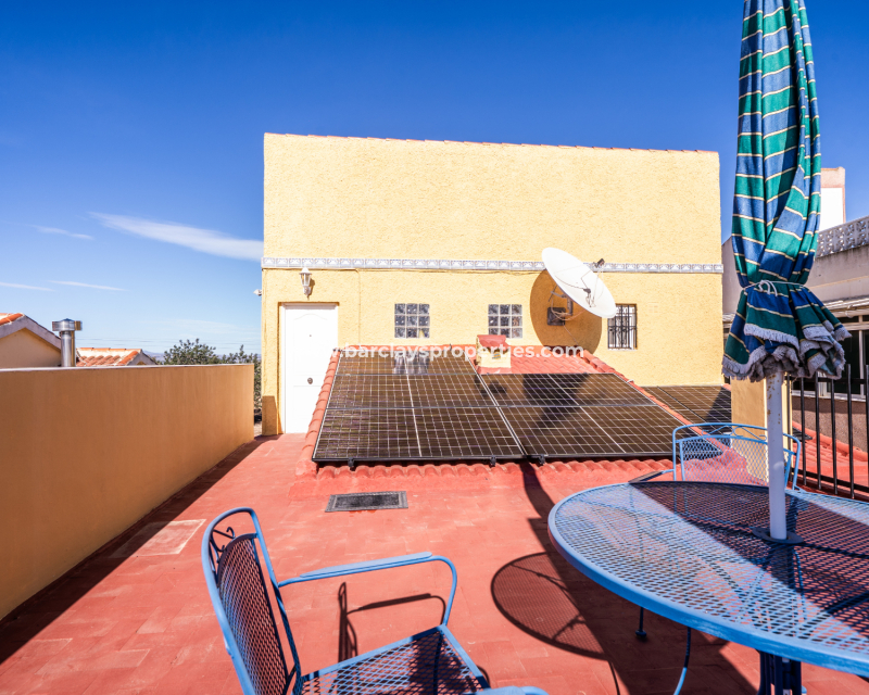 Resale - Freistendhe Villa - Urb. La Marina