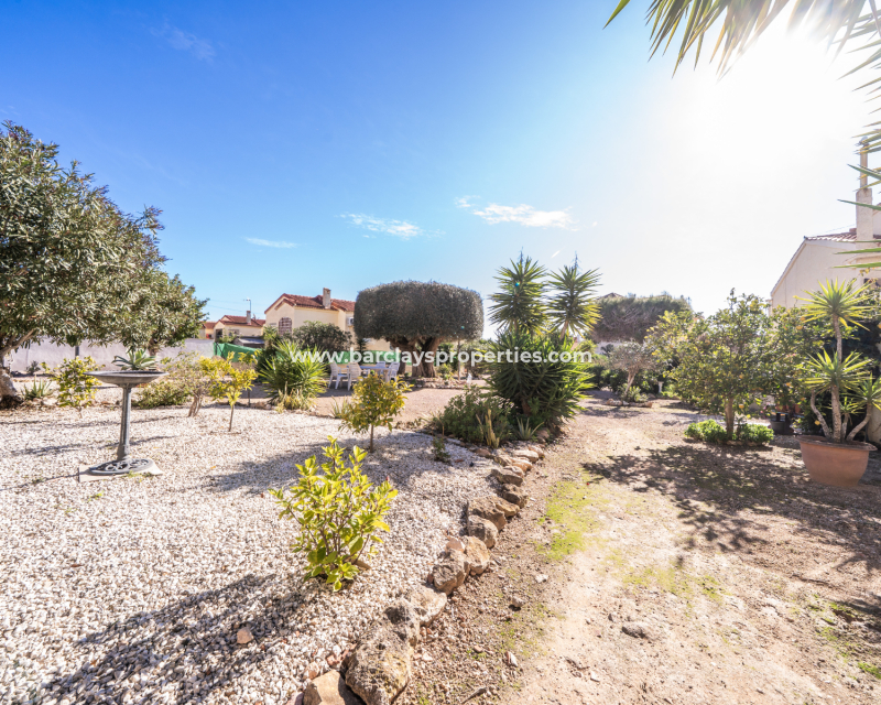 Resale - Freistendhe Villa - Urb. La Marina