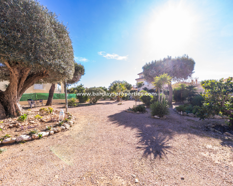 Resale - Freistendhe Villa - Urb. La Marina