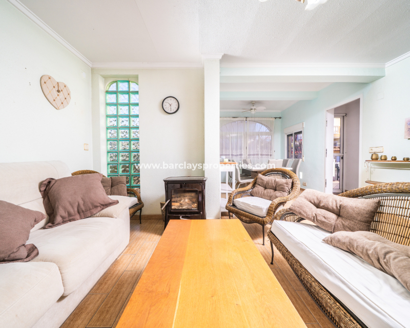 Resale - Freistendhe Villa - Urb. La Marina