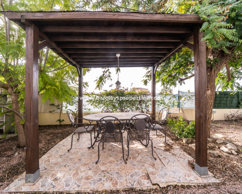 Resale - Freistendhe Villa - Urb. La Marina