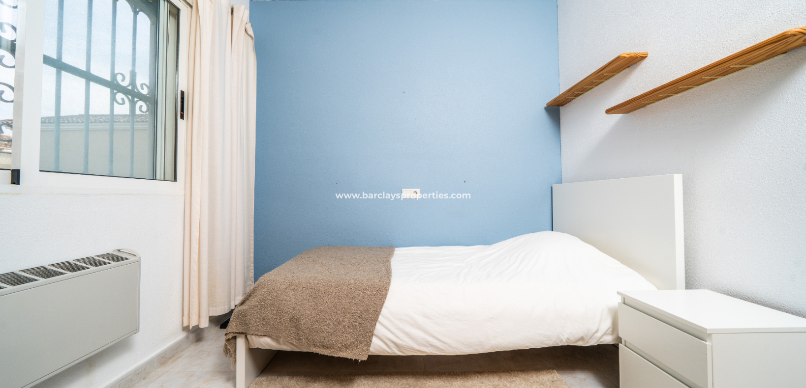 Resale - Freistendhe Villa - Urb. La Marina