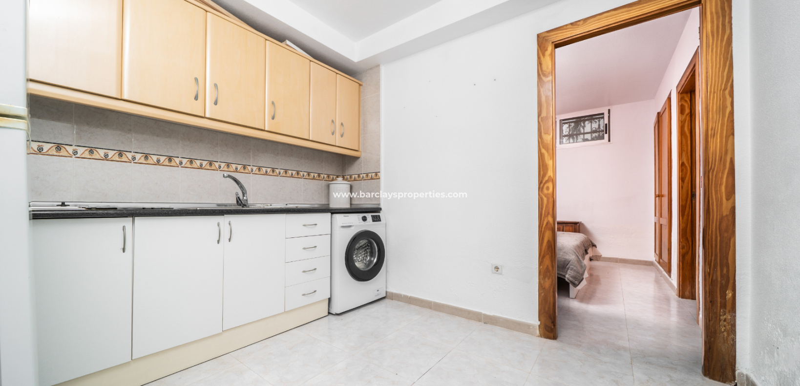 Resale - Freistendhe Villa - Urb. La Marina