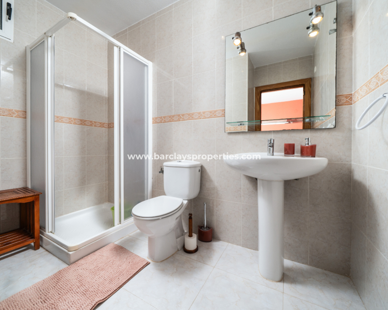 Resale - Freistendhe Villa - Urb. La Marina