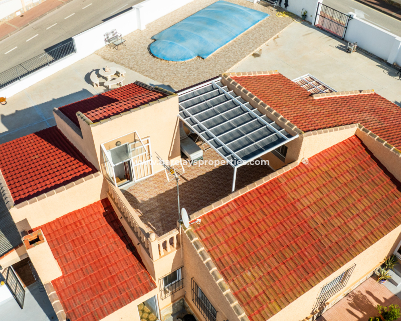 Resale - Freistendhe Villa - Urb. La Marina