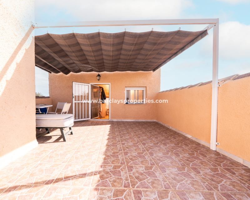 Resale - Freistendhe Villa - Urb. La Marina