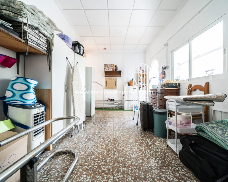 Resale - Freistendhe Villa - Urb. La Marina