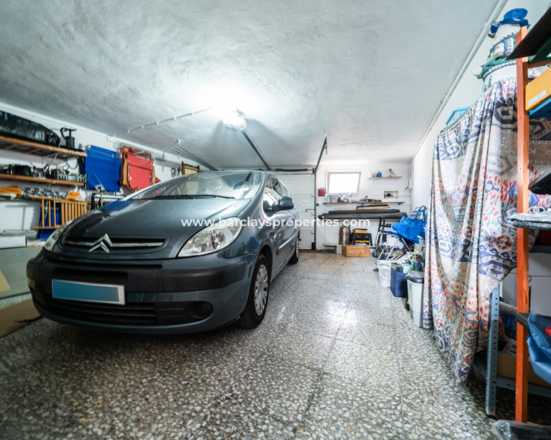 Resale - Freistendhe Villa - Urb. La Marina