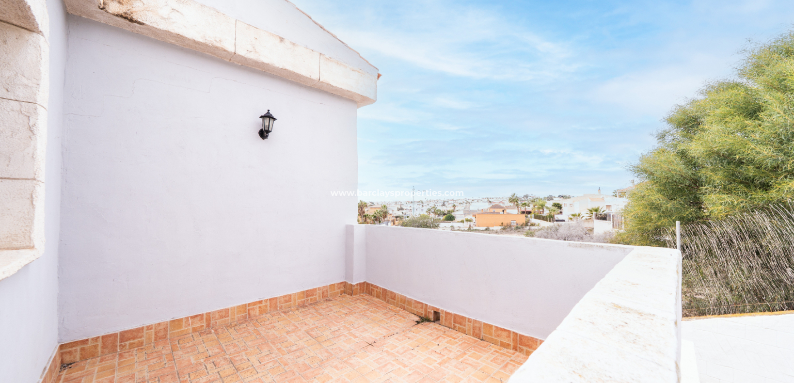 Resale - Freistendhe Villa - Urb. La Marina