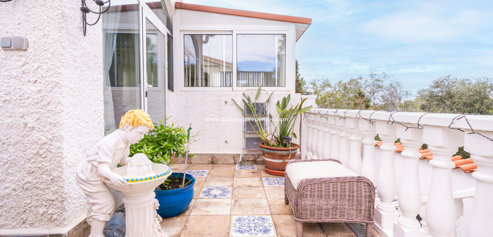 Resale - Freistendhe Villa - Urb. La Marina