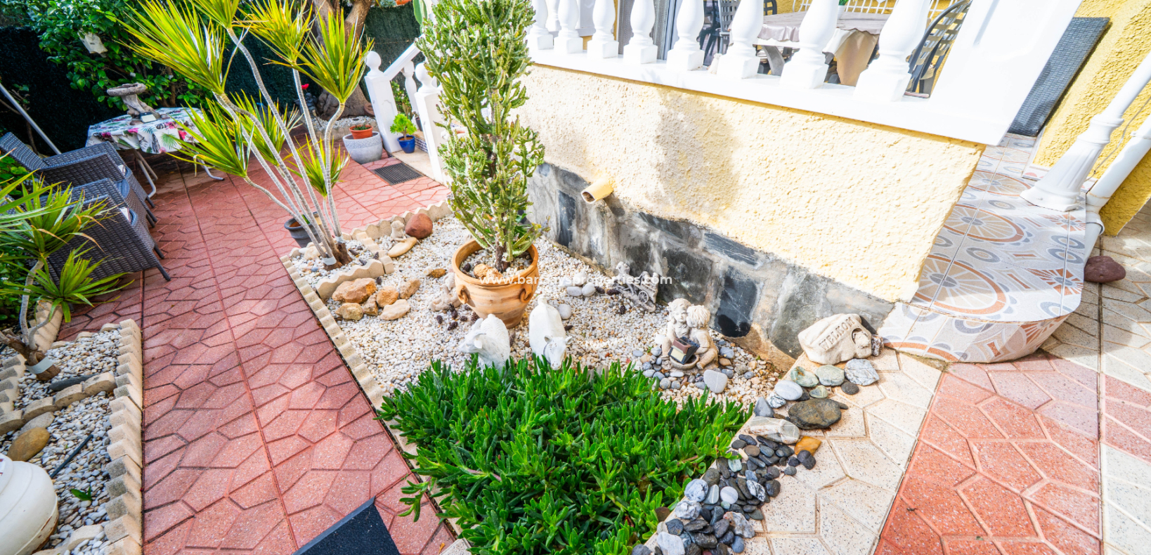 Resale - Freistendhe Villa - Urb. La Marina