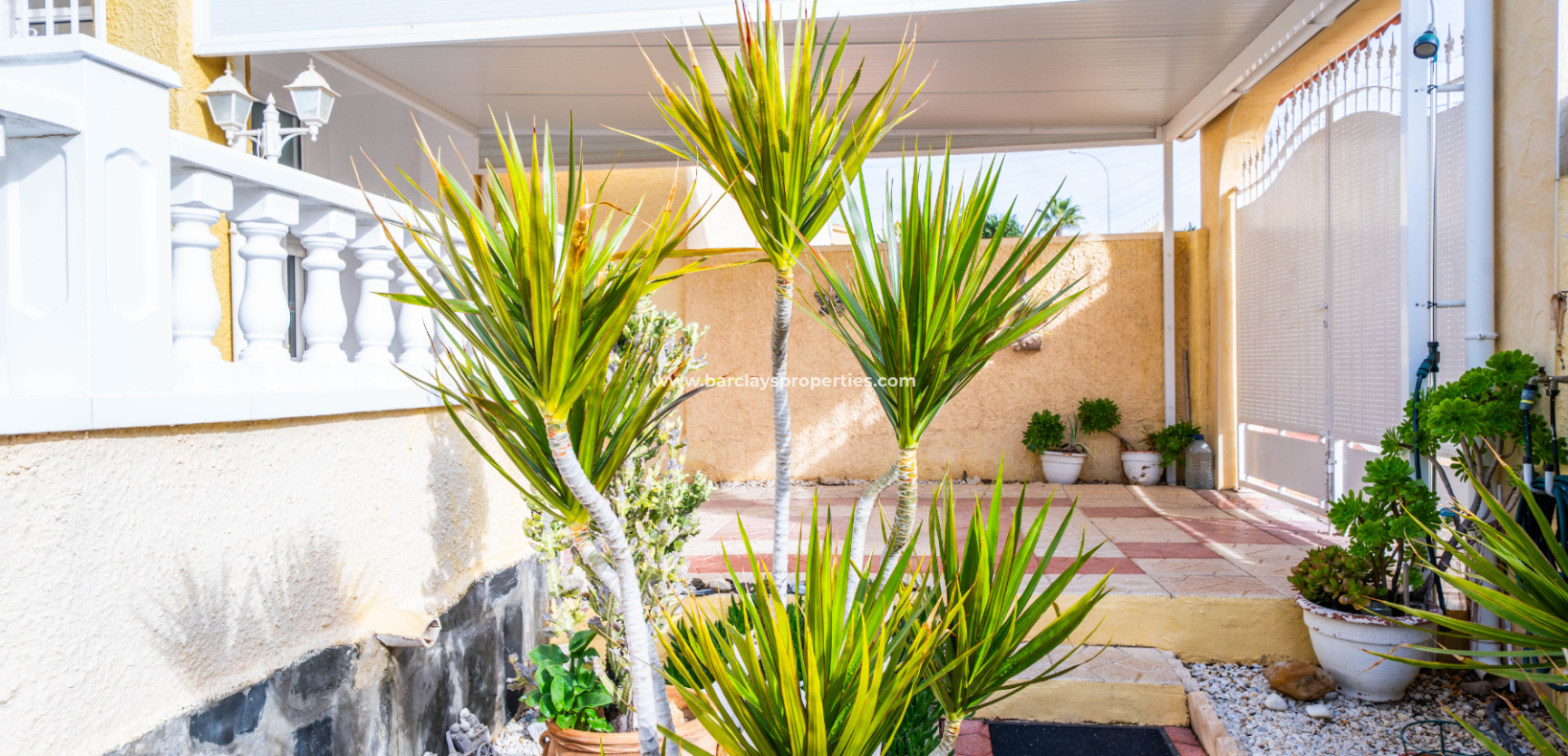 Resale - Freistendhe Villa - Urb. La Marina